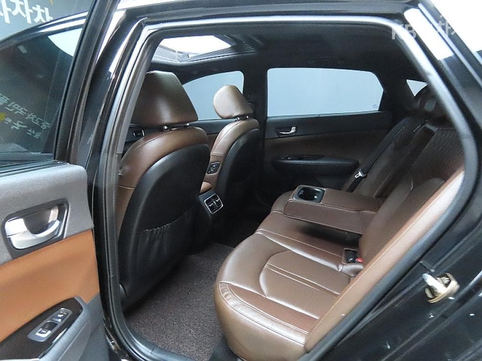 Kia K5 Second generation2.0 Gasoline SX Signature - 11