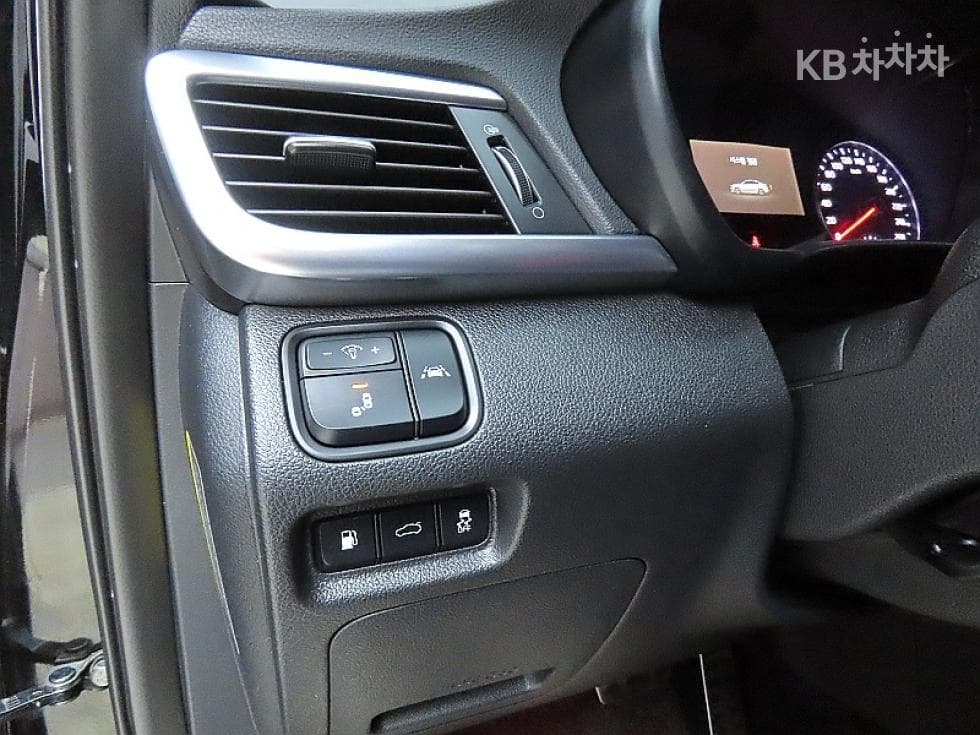 Kia K5 Second generation2.0 Gasoline SX Signature - 12