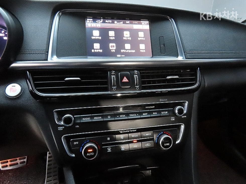 Kia K5 Second generation2.0 Gasoline SX Signature - 16