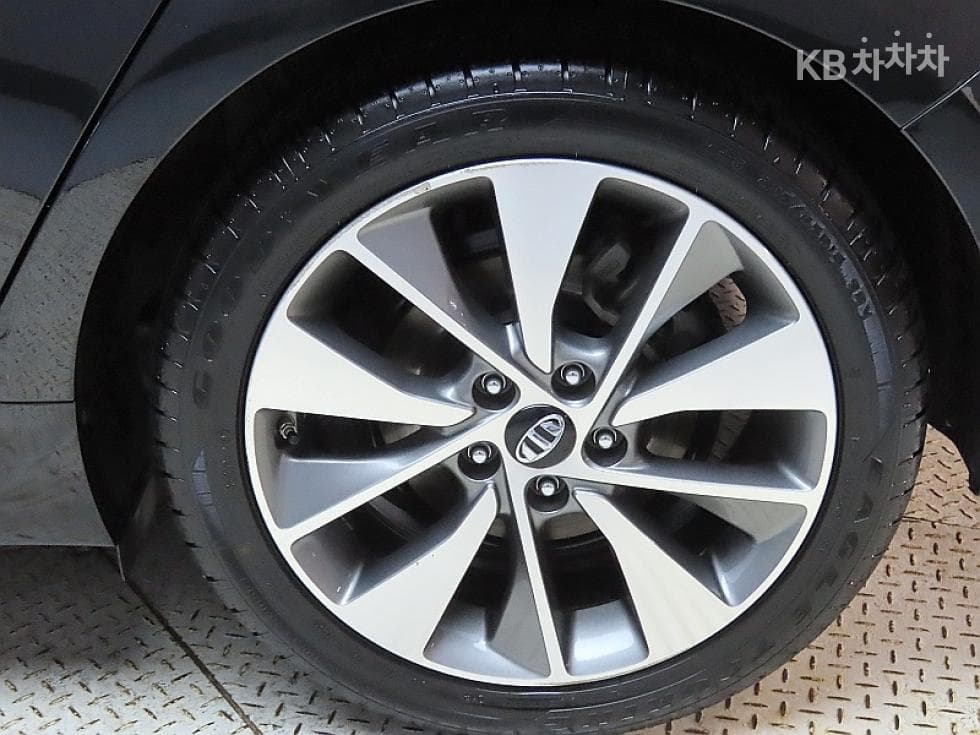 Kia K5 Second generation2.0 Gasoline SX Signature - 20