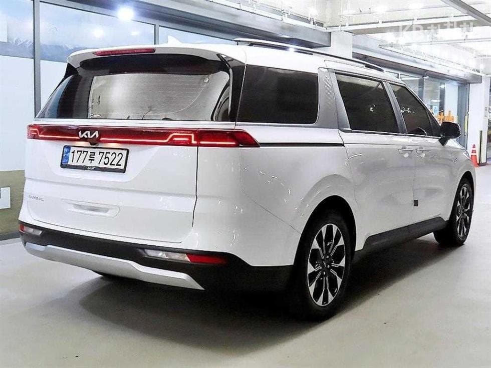 Kia Carnival 4th generationD2.2 9-seater Prestige - 4