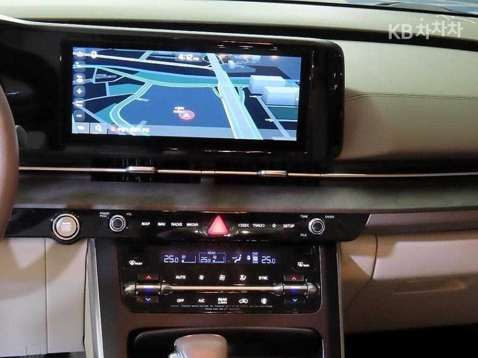 Kia Carnival 4th generationD2.2 9-seater Prestige - 11