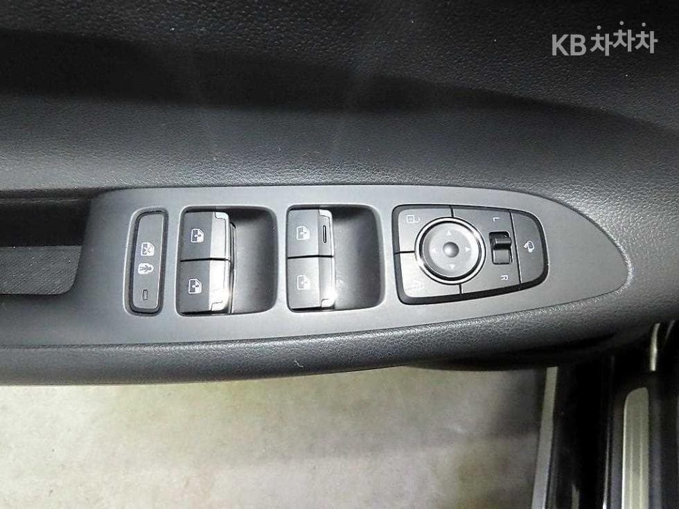 Hyundai The New (facelift) Grandeur (Azera)2.5 Premium 초이스 - 13