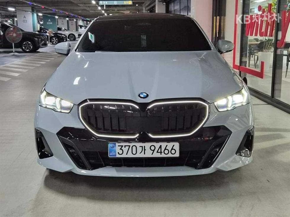 BMW New5 Series(G60)530i xDrive M Sport - 2