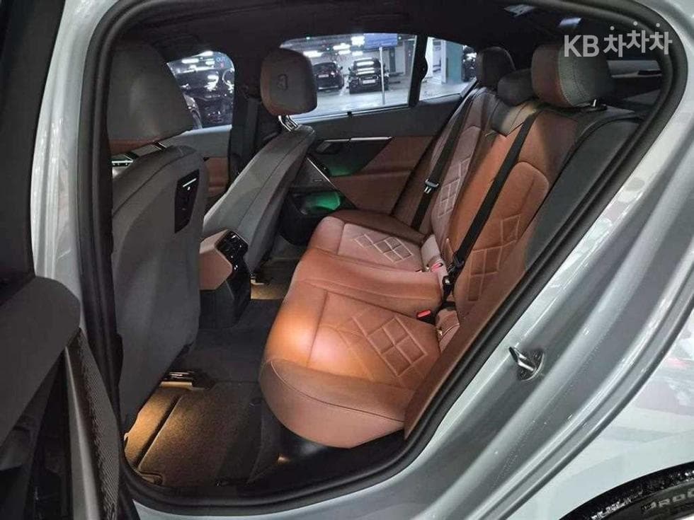BMW New5 Series(G60)530i xDrive M Sport - 7
