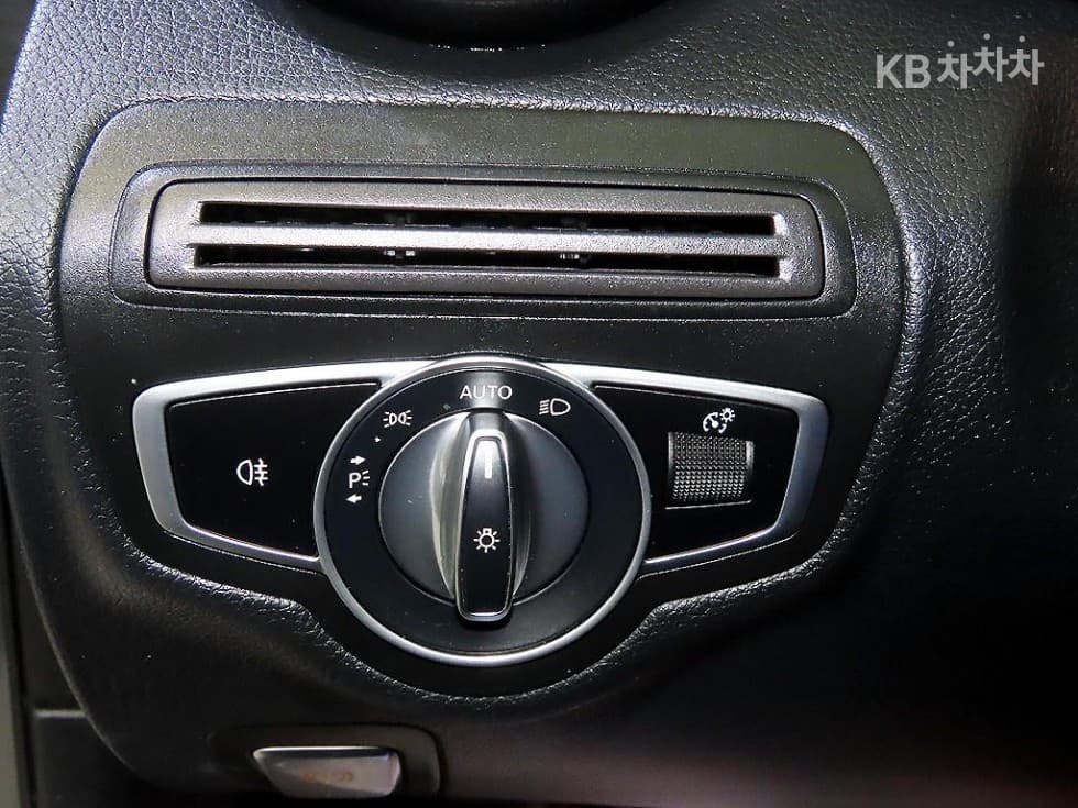 Mercedes-Benz The New (фейслифт) C-КласC200 W205 - 15