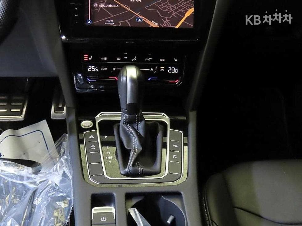 Volkswagen Arteon2.0 Турбо Дизел Инжекция 4x4 Prestige - 12