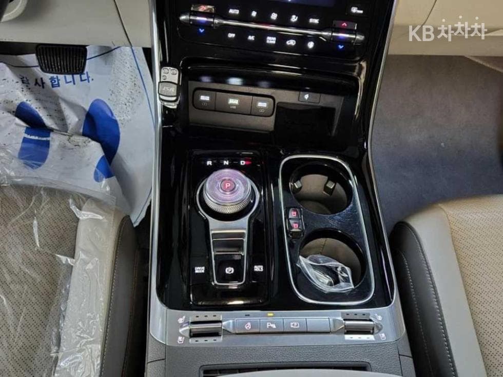 Киа Канивал 4-то поколениеВисок Лимузин (Канивал) G3.5 GDI 7-местен (Лимузин) Signature - 12