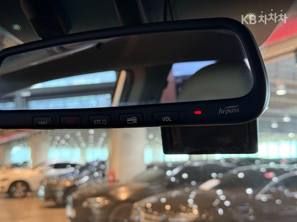 Kia The New (facelift) Carnival9-seater 2.2 Diesel Luxury - 17