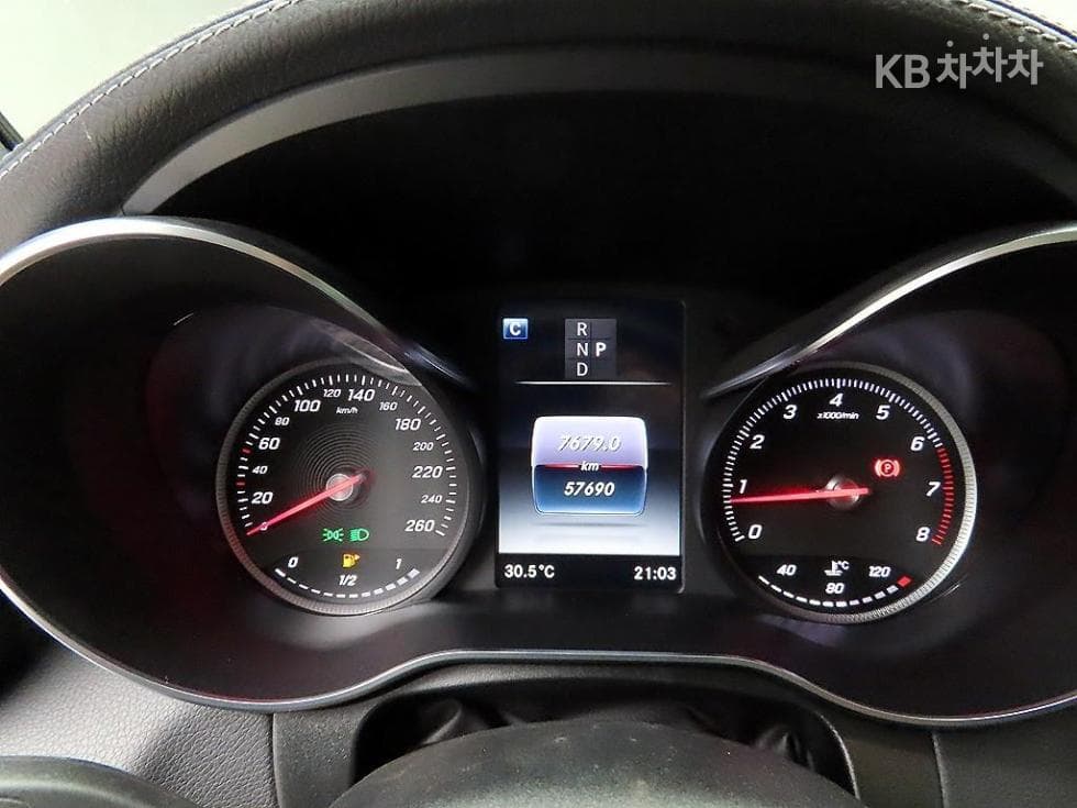 Mercedes-Benz GLC(X253)300 4Matic Coupe Standard - 8