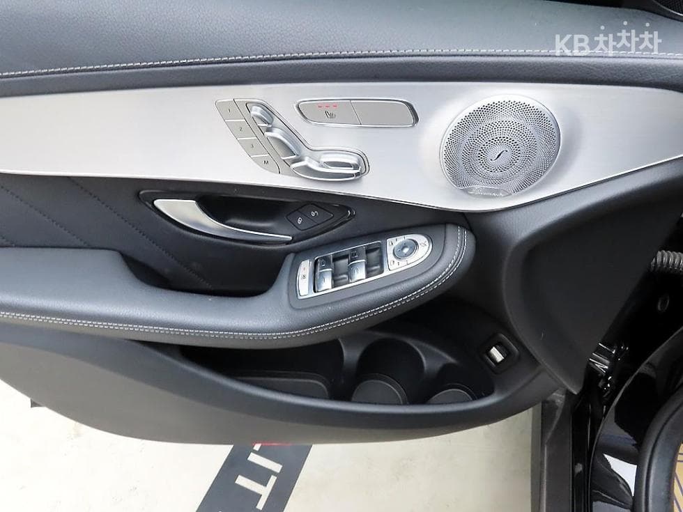 Mercedes-Benz GLC(X253)300 4Matic Coupe Standard - 11
