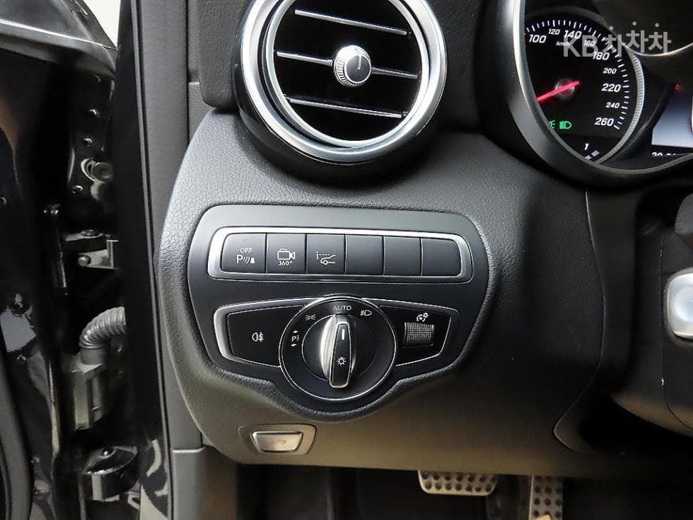 Mercedes-Benz GLC(X253)300 4Matic Coupe Standard - 13