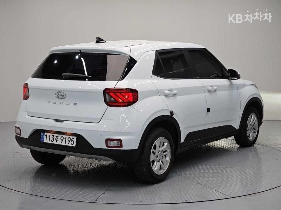 Hyundai VenueGasoline 1.6 Modern Plus - 4