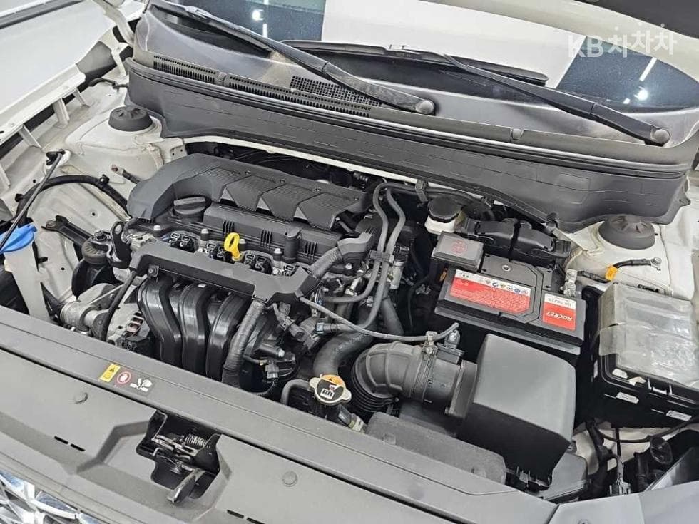 Hyundai VenueGasoline 1.6 Modern Plus - 5