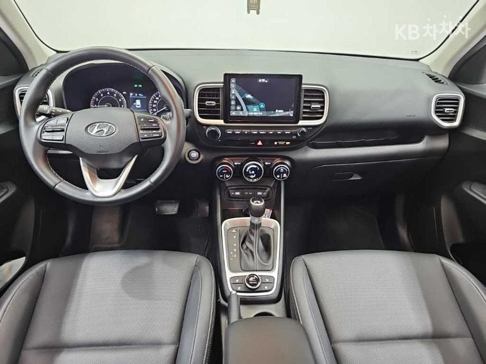 Hyundai VenueGasoline 1.6 Modern Plus - 7