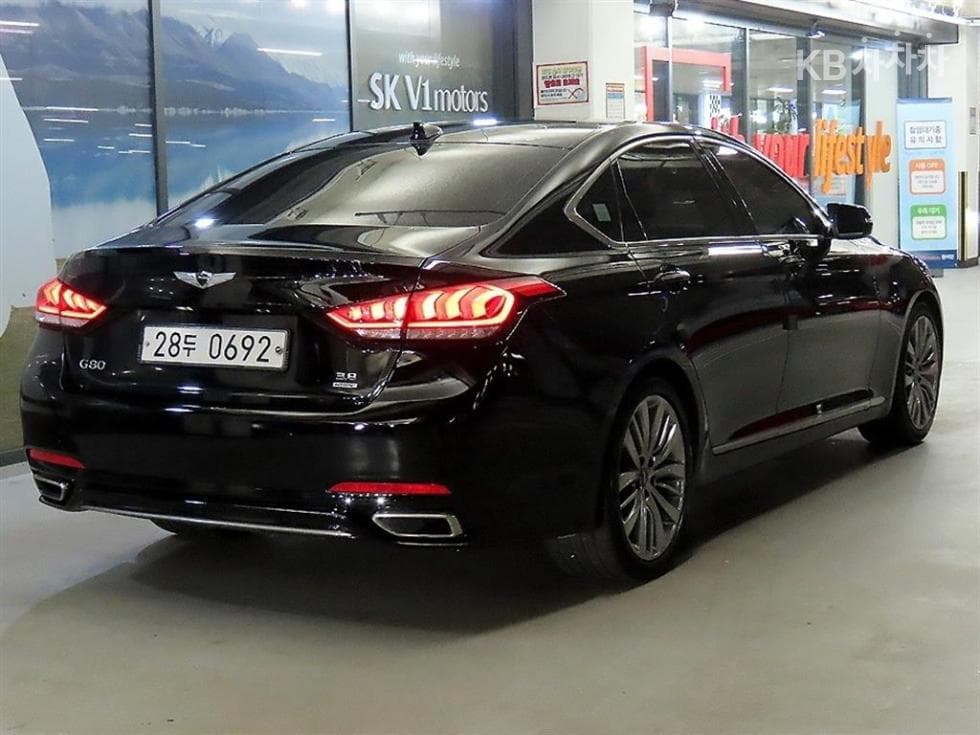 Genesis G803.8 GDI AWD Prestige - 4