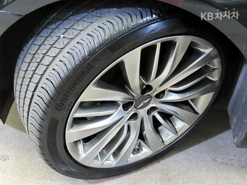 Genesis G803.8 GDI AWD Prestige - 20