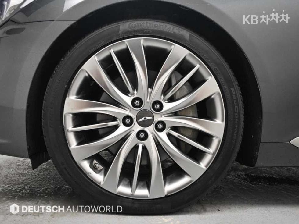 Genesis G803.3 GDI AWD Prestige - 5