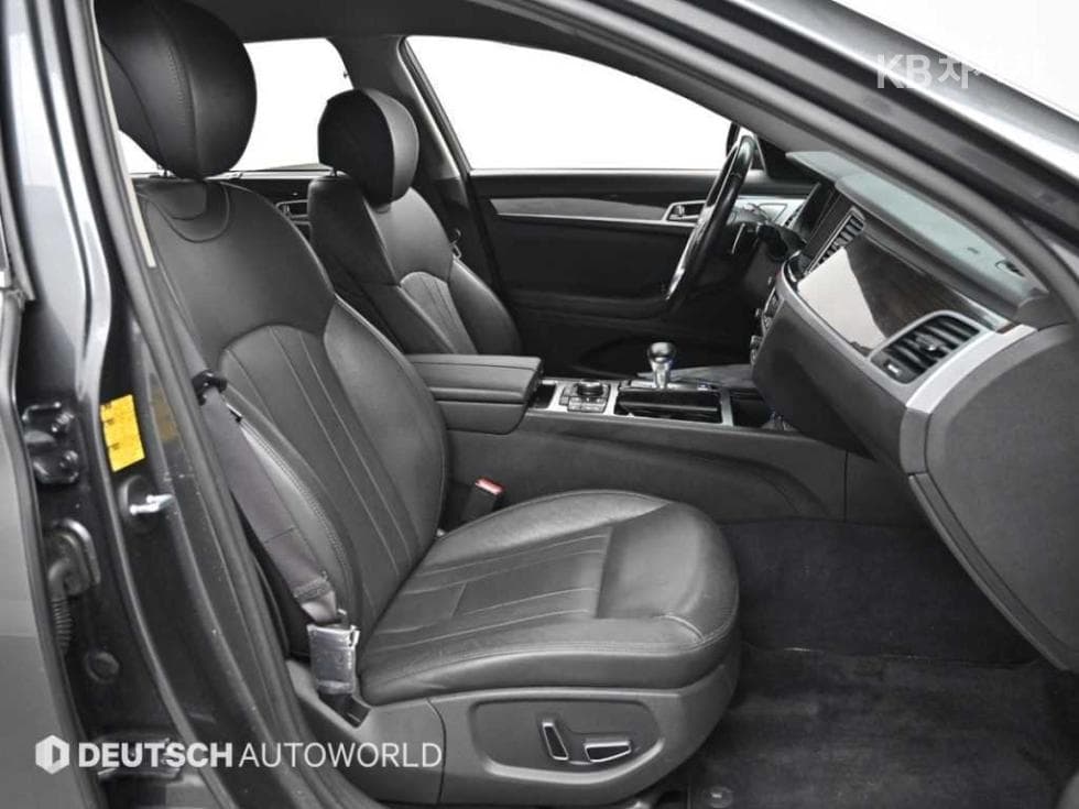 Genesis G803.3 GDI AWD Prestige - 10