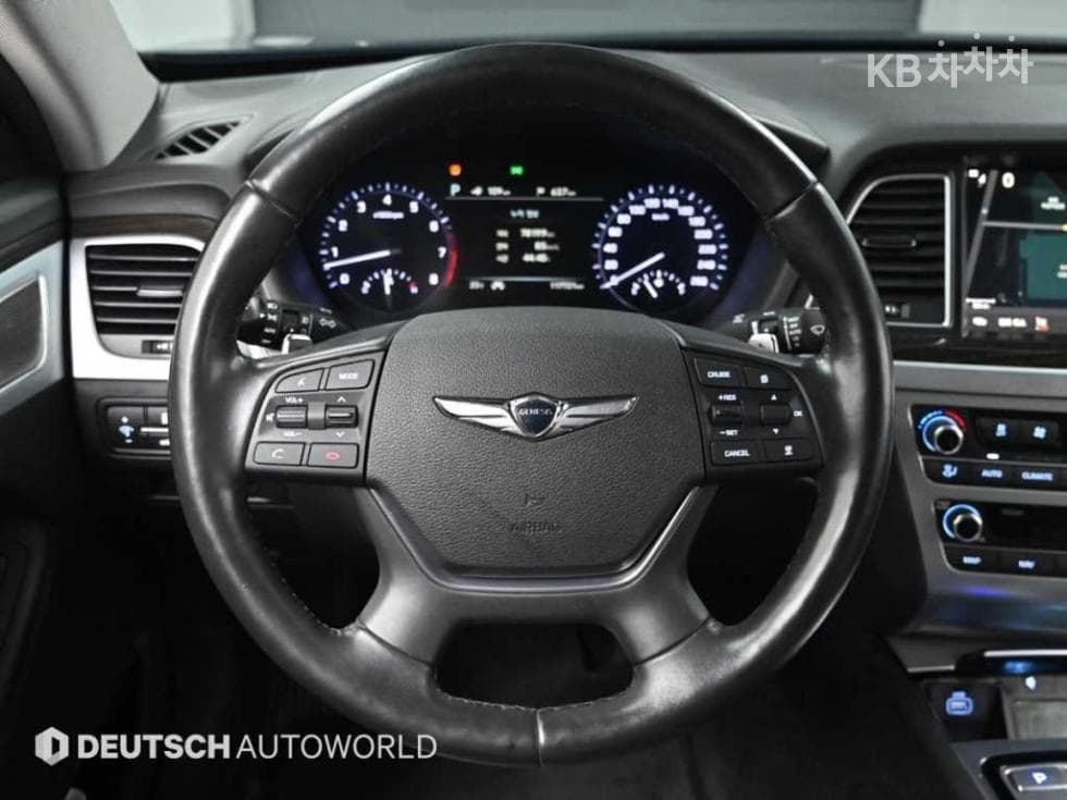 Genesis G803.3 GDI AWD Prestige - 13