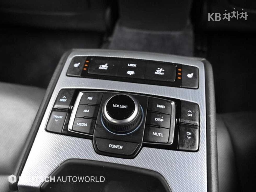 Genesis G803.3 GDI AWD Prestige - 16