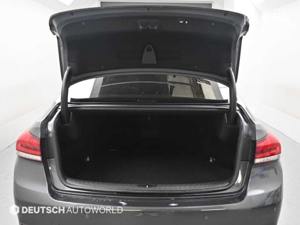 Genesis G803.3 GDI AWD Prestige - 19