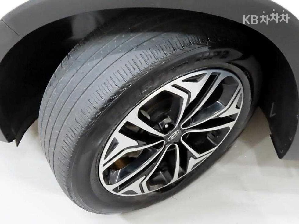 Хюндай Санта Фе TMБензин 2.0T 2WD Exclusive Специал (специален признак/издание) - 20