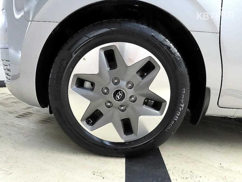 Хюндай Staria3.5 LPG Турер 9 Modern - 20