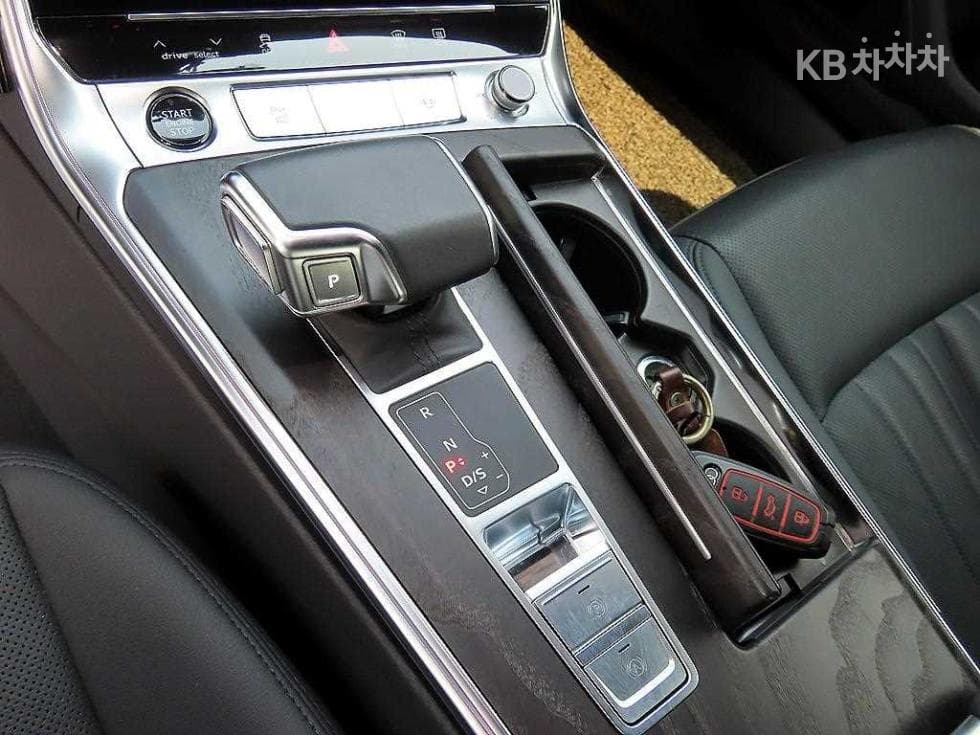 Ауди A6(C8)45 TFSI Quattro Premium - 11