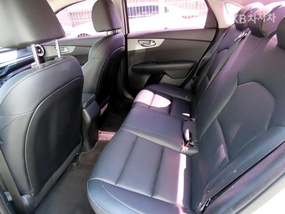 Kia All New K31.6 Gasoline Prestige - 6