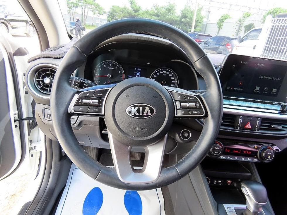 Kia All New K31.6 Gasoline Prestige - 8