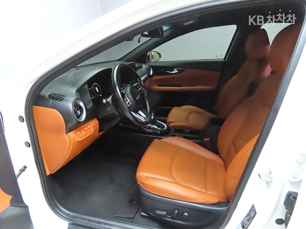 Kia All New K31.6 Gasoline Noblesse - 10