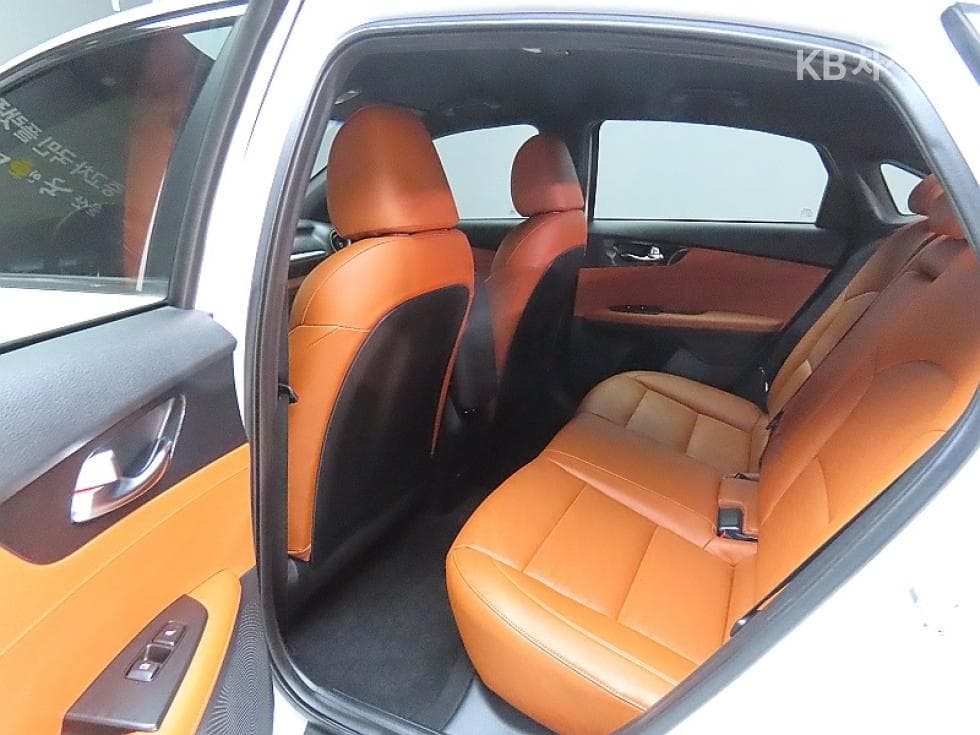 Kia All New K31.6 Gasoline Noblesse - 11
