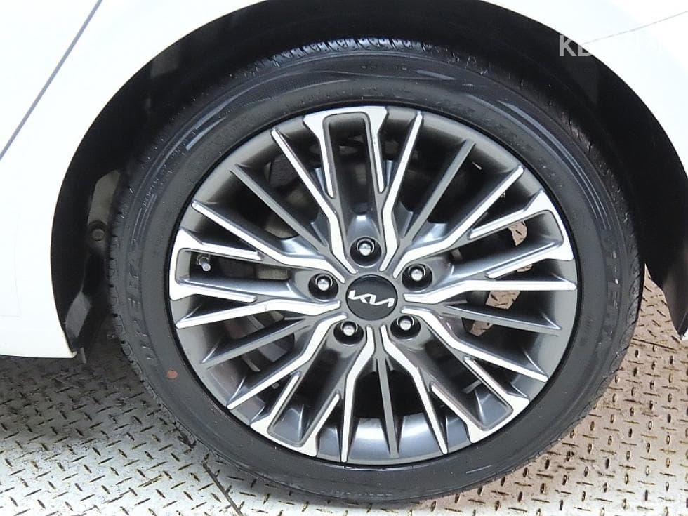 Kia All New K31.6 Gasoline Noblesse - 20