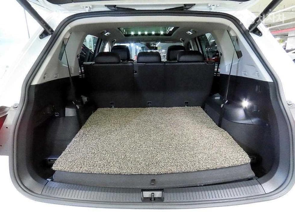 Volkswagen Tiguan Allspace2.0 Турбонагнетен Стратифициран Инжекция (ВВ) Prestige - 16