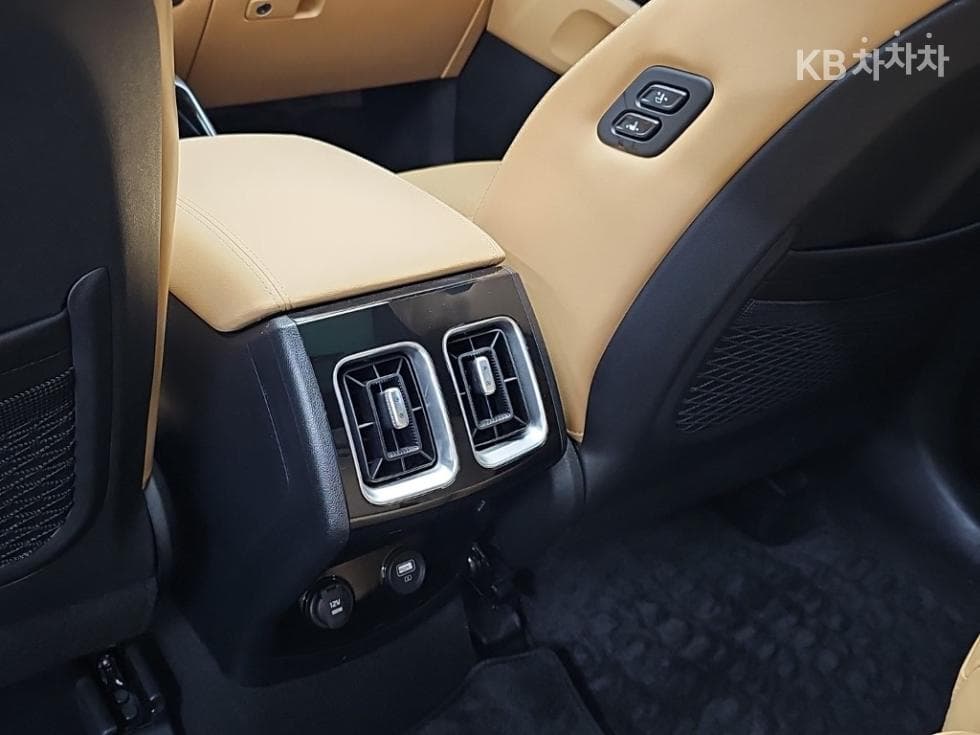 Киа The New (фейслифт) Sorento MQ42.2 Дизел 2WD Престиж - 13