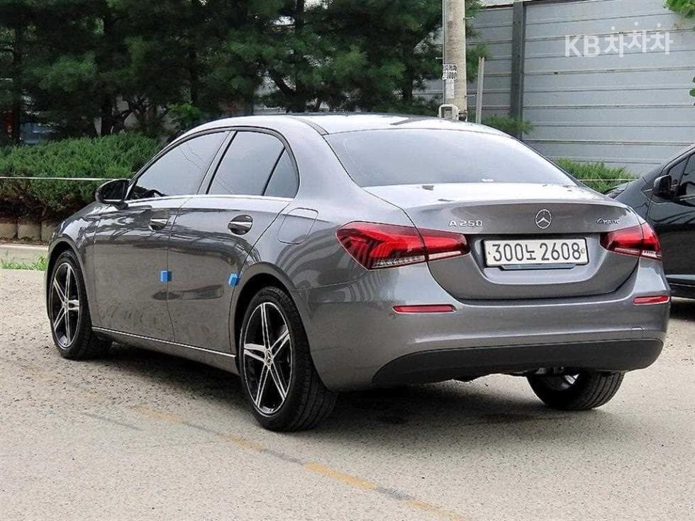 Mercedes-Benz A클래스(W177)A250 4Matic - - 3