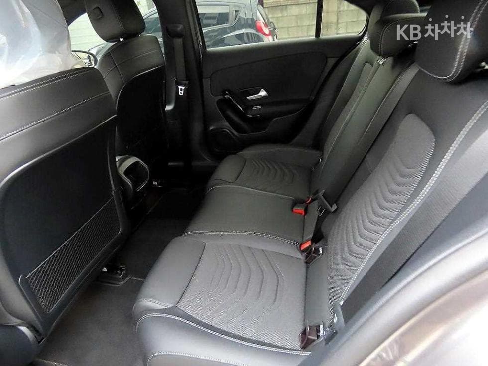 Mercedes-Benz A클래스(W177)A250 4Matic - - 6