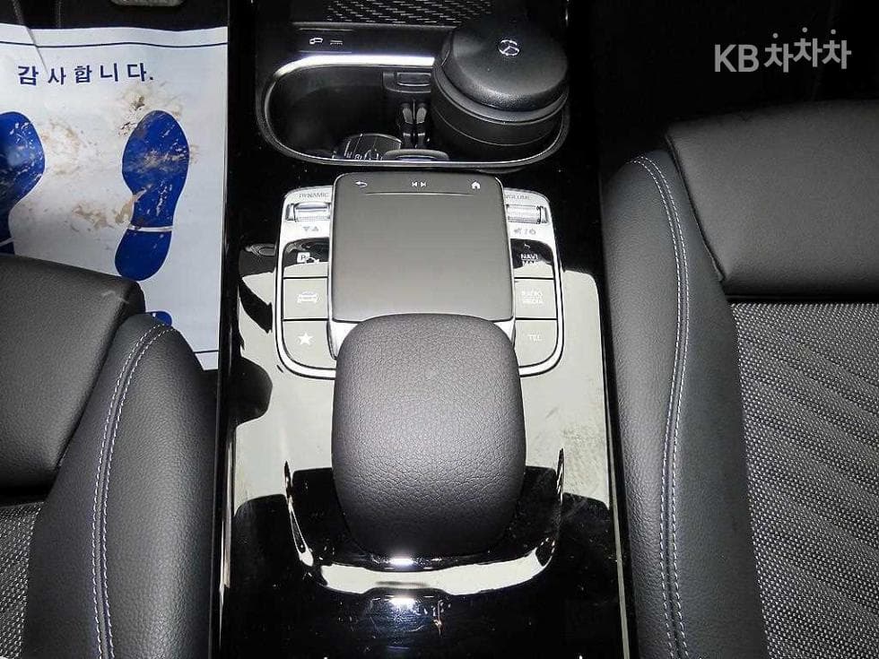 Mercedes-Benz A클래스(W177)A250 4Matic - - 12