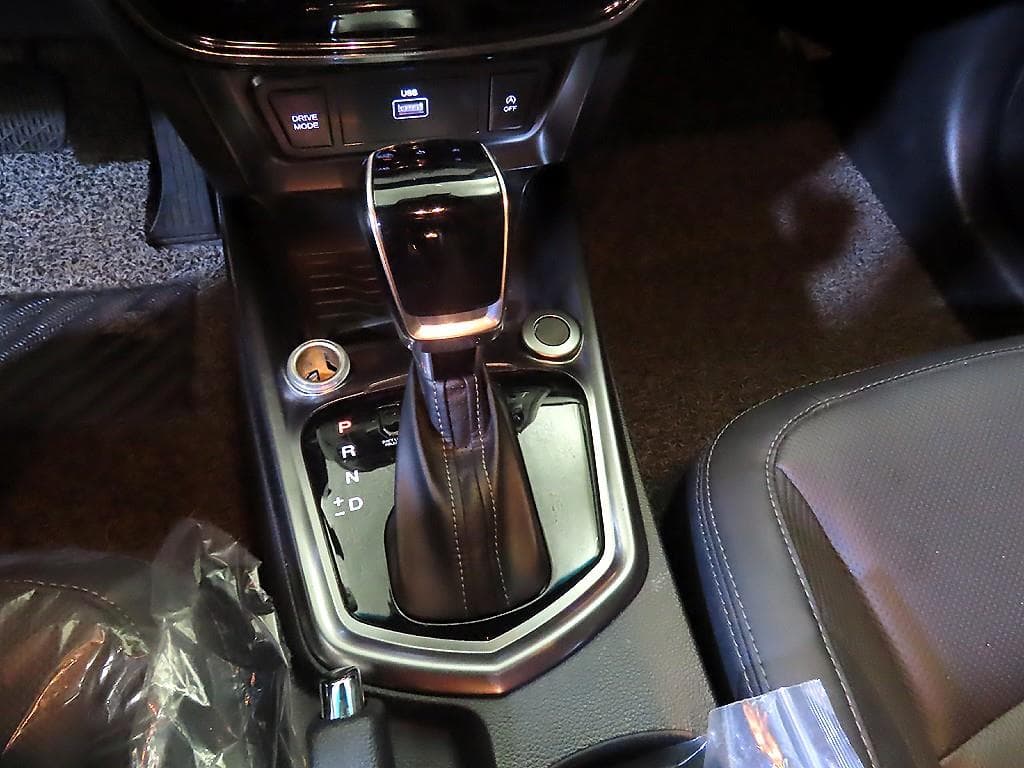 КейДжи Мобилити Very New (фацелит/обновяване) ТиволиБензин V5 2WD Стандартен - 12