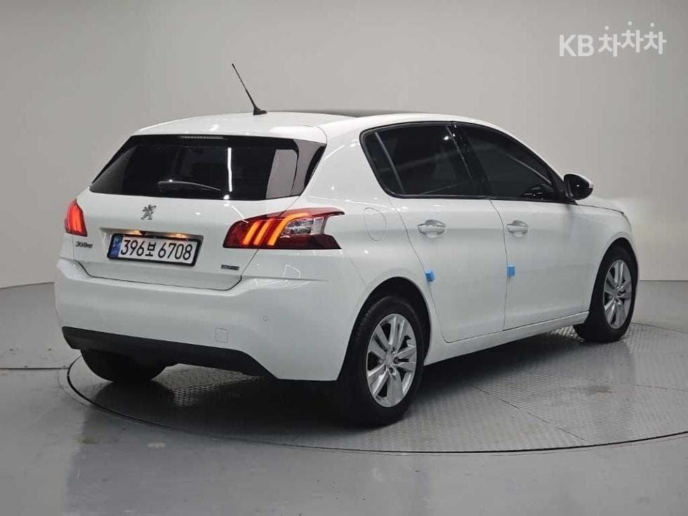 Peugeot 308 Второ поколение1.6 BlueHDi 악티브 - 4