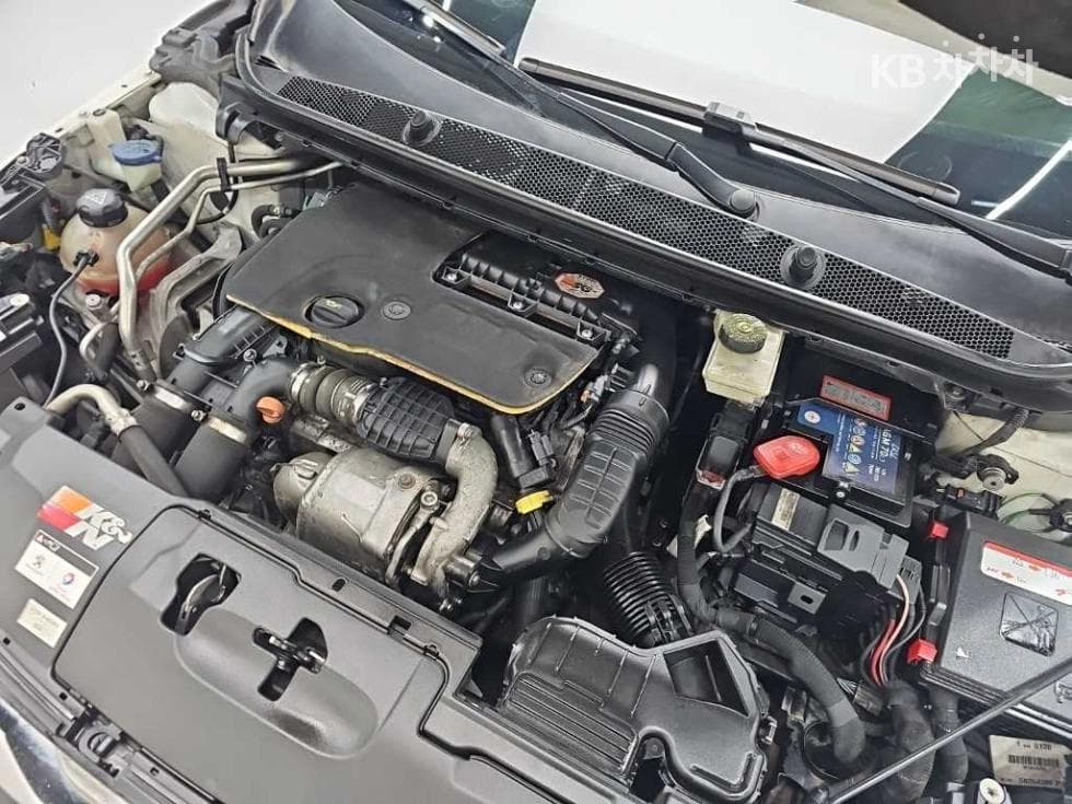 Peugeot 308 Второ поколение1.6 BlueHDi 악티브 - 5