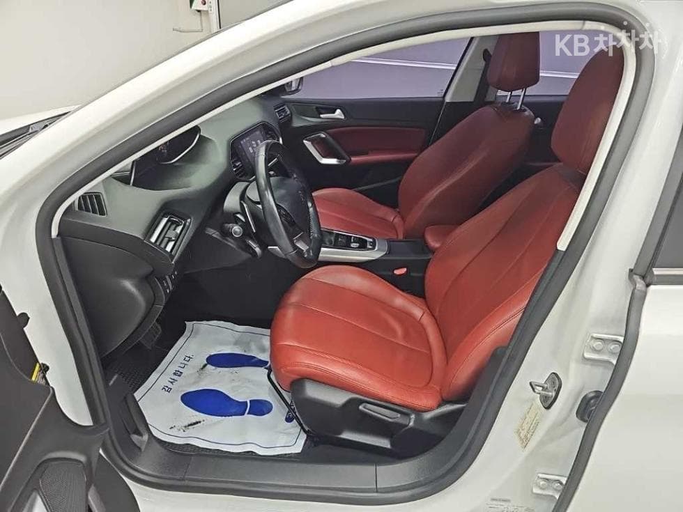 Peugeot 308 Второ поколение1.6 BlueHDi 악티브 - 11