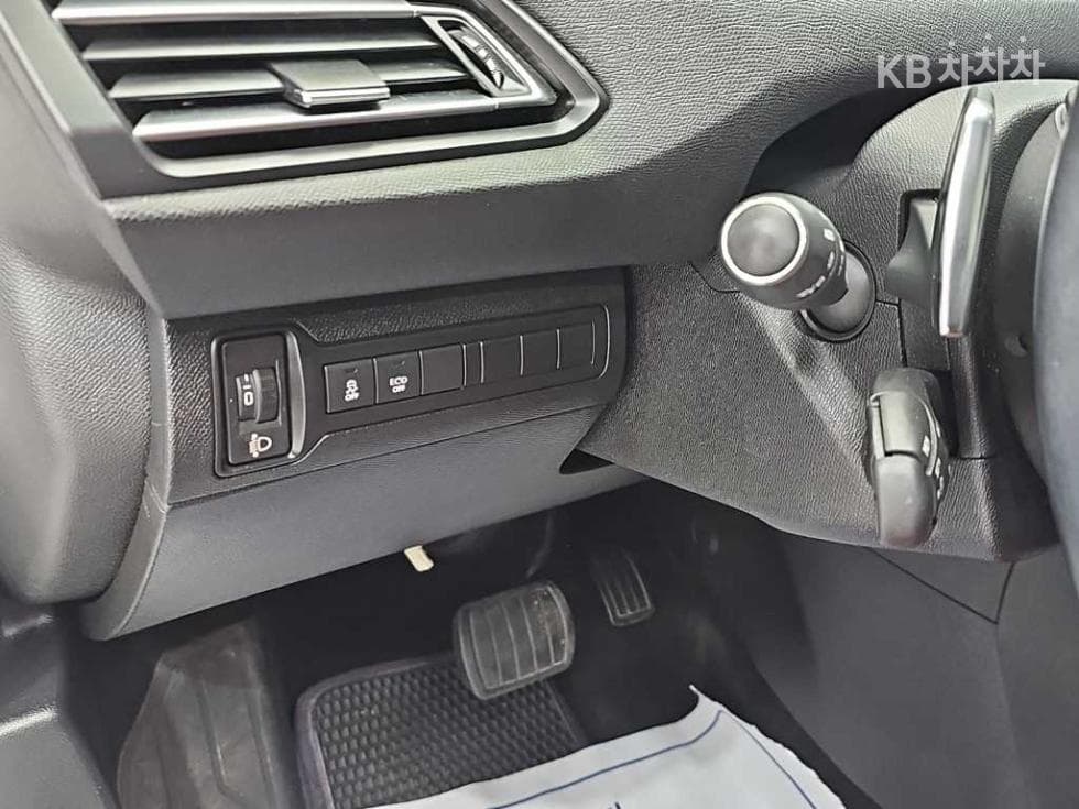 Peugeot 308 Второ поколение1.6 BlueHDi 악티브 - 17
