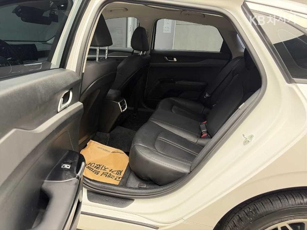 Kia K5 3rd Gen2.0 Gasoline Trendy - 12