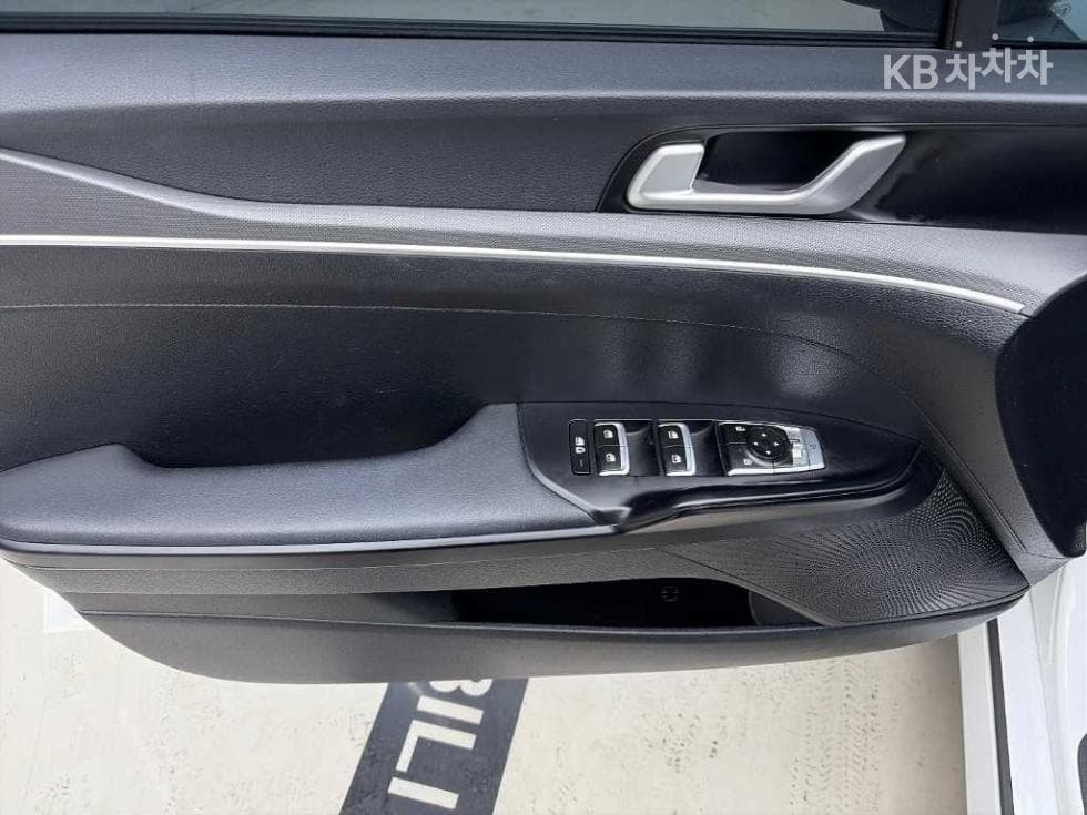 Kia K5 3rd Gen2.0 Gasoline Trendy - 16