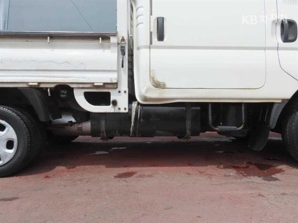 Киа Бонго 3 (лек)1 тон Удължено междуосие Двойна Кабина CRDi DLX GX Специал (специален признак/издание) - 6