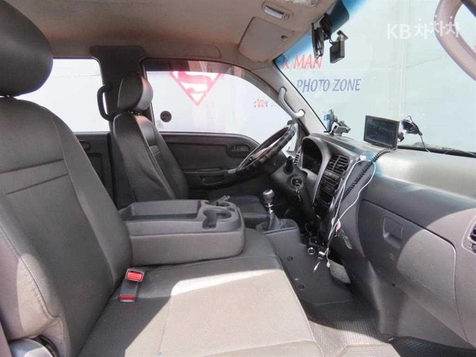 Киа Бонго 3 (лек)1 тон Удължено междуосие Двойна Кабина CRDi DLX GX Специал (специален признак/издание) - 14