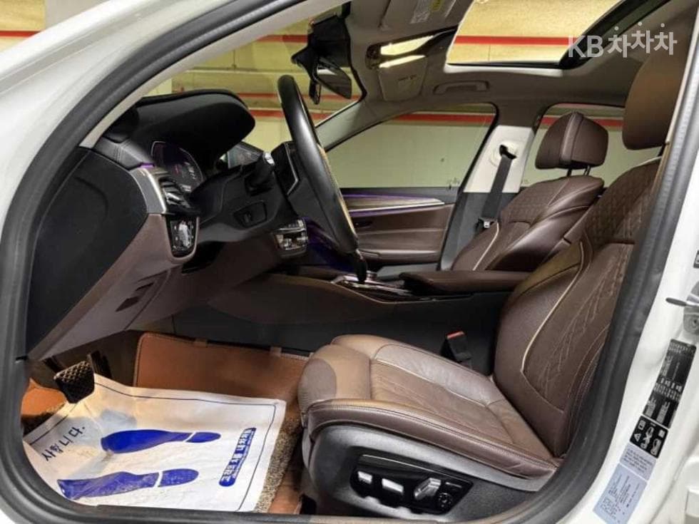 BMW 올New5 Series (G30)520d xDrive M Sport Package Plus - 9