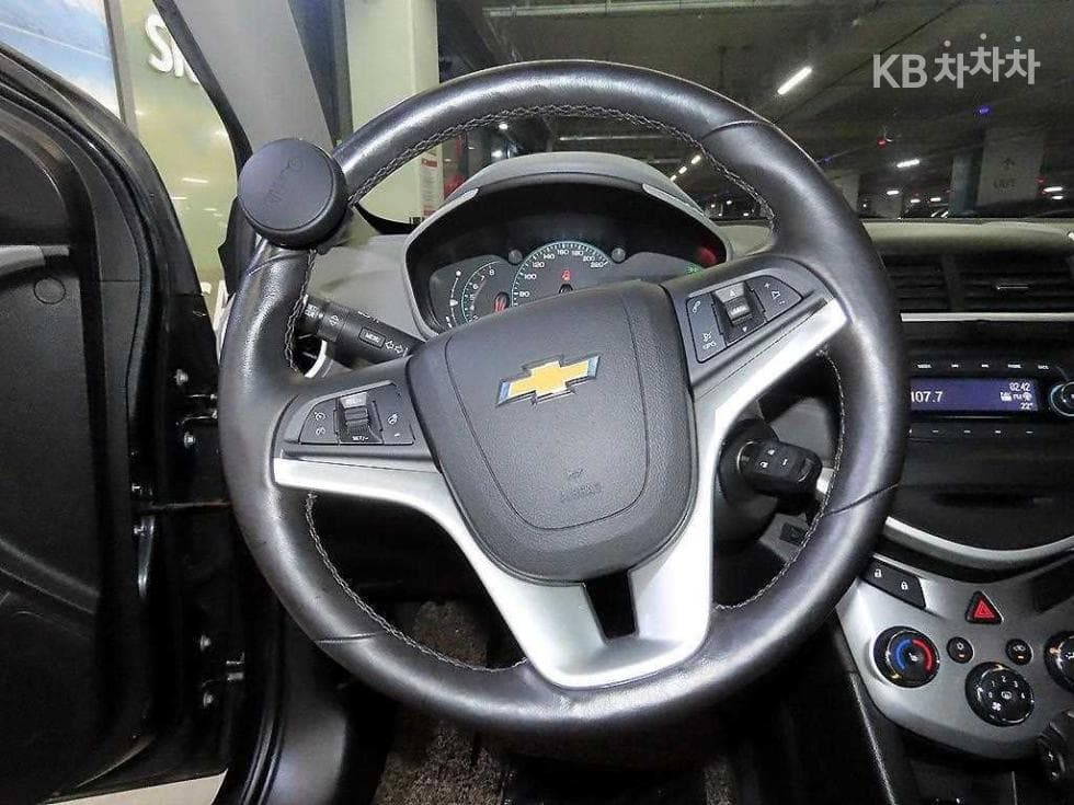 GM Korea The New (facelift) 아베오1.4 Turbo LT - 8